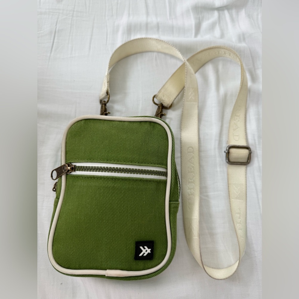 Thread crossbody purse- Green